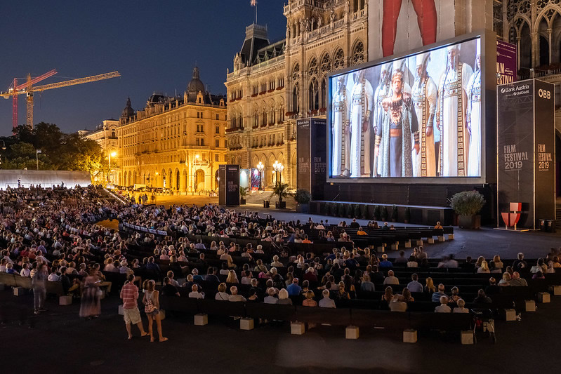 Rakusko - vieden - koncert - Rathausplatz - opera - muzikal - austria.sk